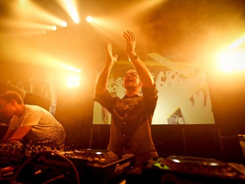 DJ MIX Essential Mix Above Beyond 07.02.2011 DJ MIX: Essential Mix   Above & Beyond 07.02.2011