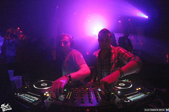 NIMG 4402 REVIEW: dBerrie + Live City @ Santos Party House 1.19